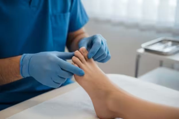 How to Treat a Swollen Toe?