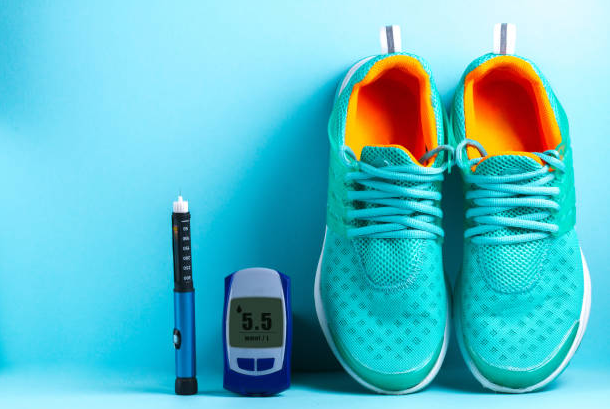 Safeguarding Foot Health: A Comprehensive Guide to Choosing Footwear for Diabetic Individuals - Diabetic Shoe - An Ortho Shoes Company