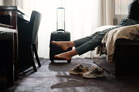 HOW DIABETIC SHOES PREVENT FOOT FATIGUE IN TRAVELERS? - Diabetic Shoe - An Ortho Shoes Company